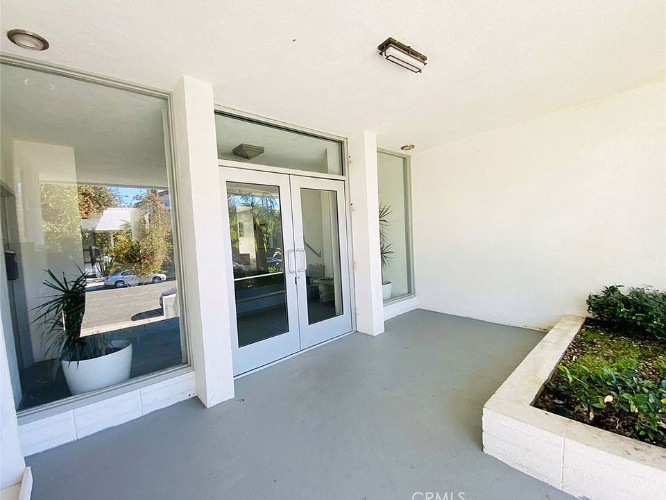 1st image of 1033 3rd St APT 209