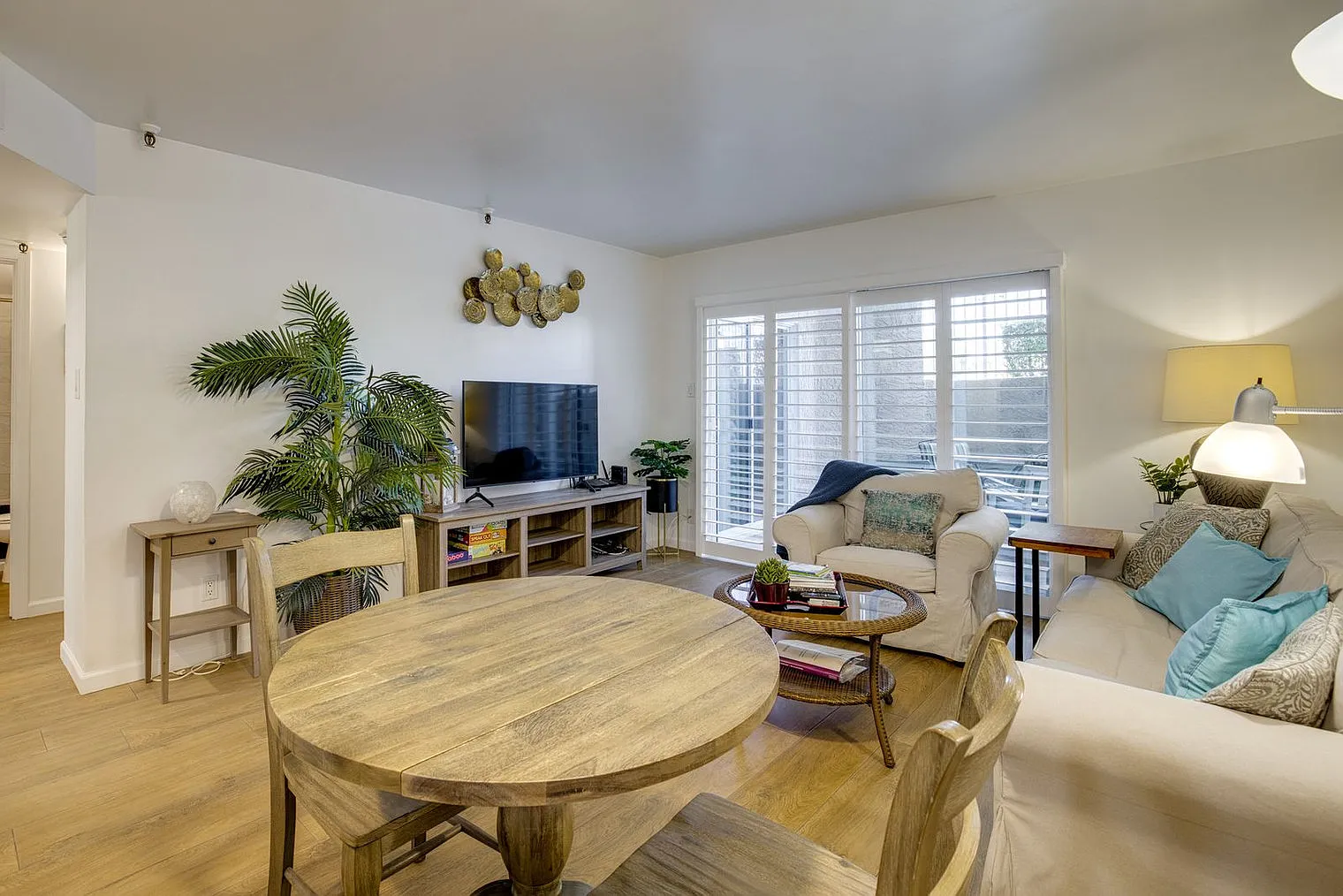 2 bed, 2.0 bath, 850 sqft, $3,600 — Photo 1