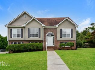 1630 Rose Pointe Dr, Loganville, GA 30052