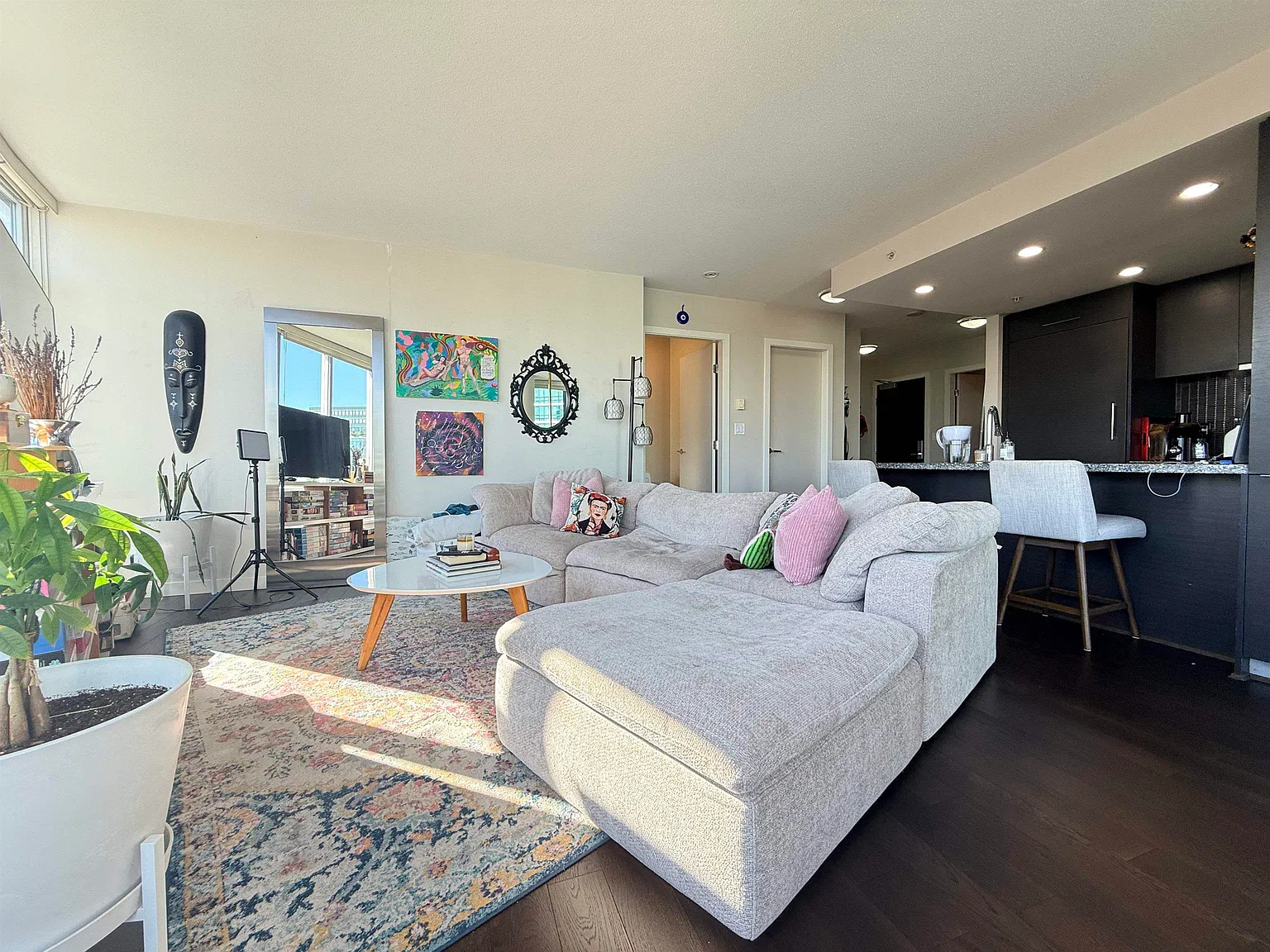 2 bed, 1184 sqft, $4,200 — Photo 2