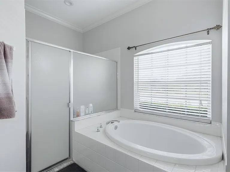 4617 Egmont Dr — Photo 28