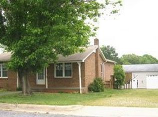 9 Crescent St, Granite Falls, NC 28630