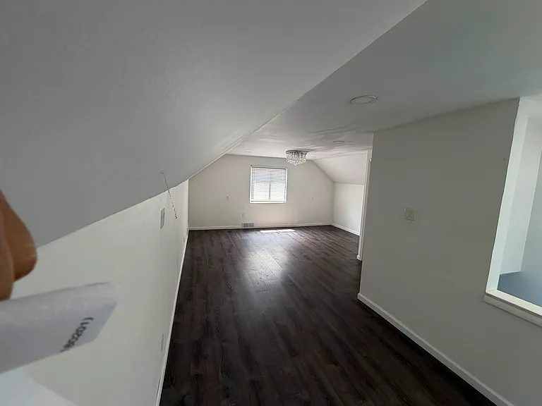 18026 Outer Dr — Photo 9