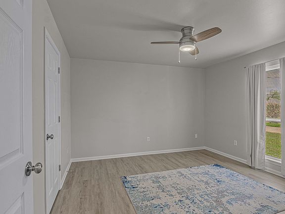 4th image of 37322 Southwood Village Ave