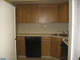 4th image of 838 N Newkirk St APT G1