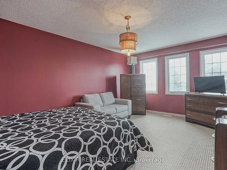 32 Florette Pl — Photo 10