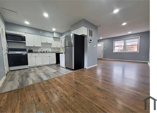 3 bed, 1408 sqft, $2,300 — Photo 3