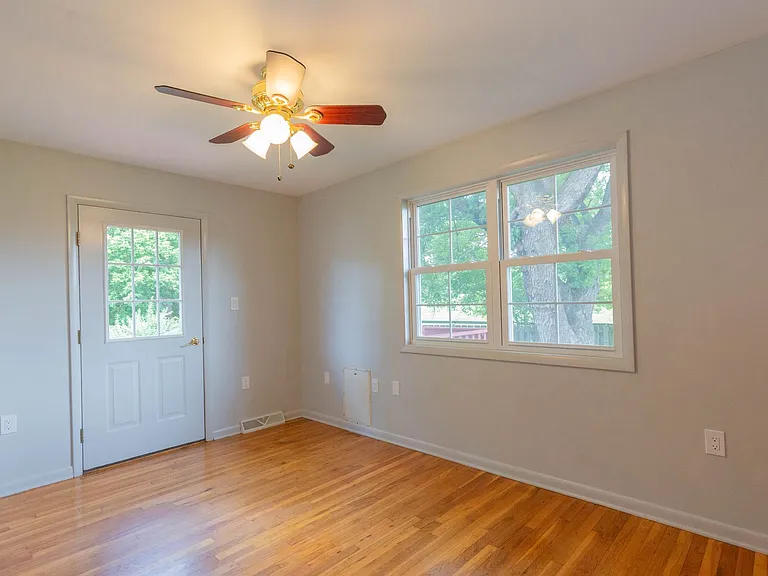 3093 Old Leetown Pike — Photo 24