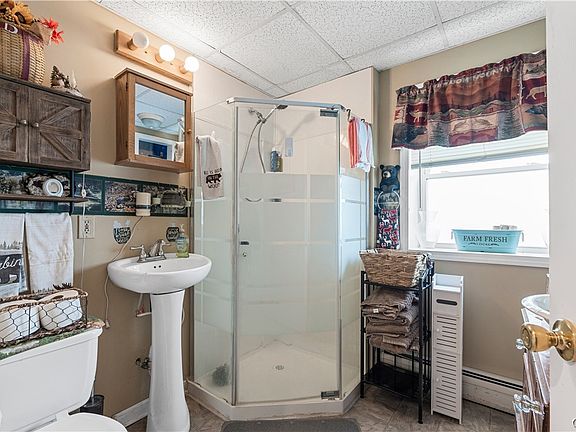 5th image of 4493 Brooks Rd