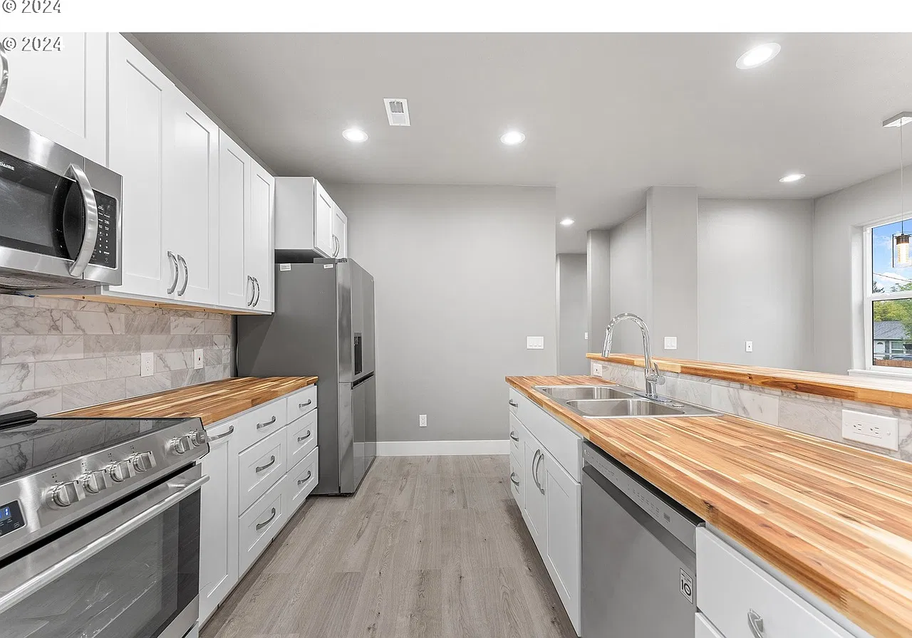 3 bed, 1785 sqft, $3,200 — Photo 2