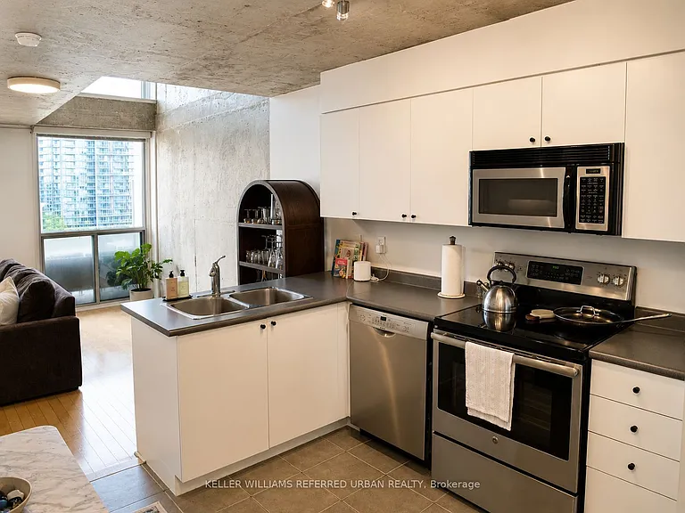1029 King St W #805 — Photo 2