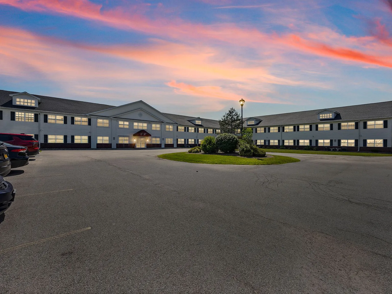 Gateway Apartments — Photo 1