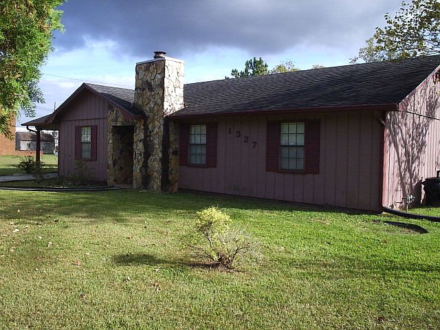 1st image of 1327 Willow Way