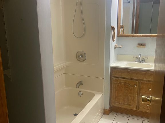 4th image of 664 Cranberry Rd