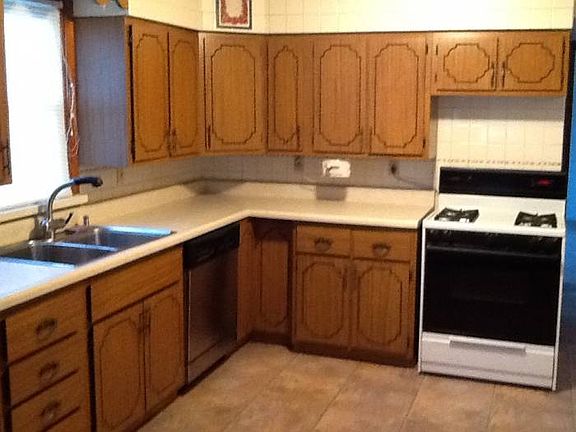 2nd image of 9757 Royalton Ct