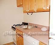 3rd image of 57 W 73rd St