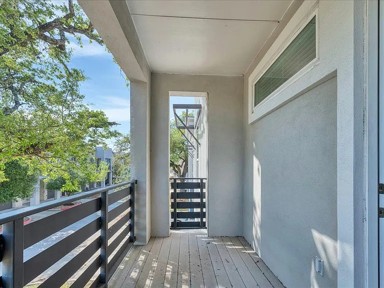 8922 Menchaca Rd #102 — Photo 30