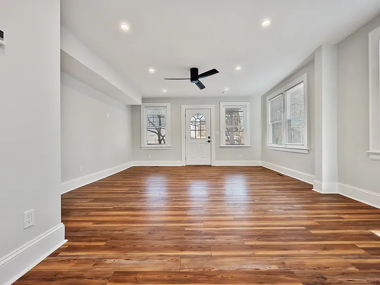 58 Walter Ave — Photo 10