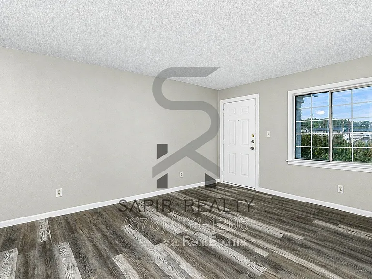 2065 Alison Ct SW #2 — Photo 3