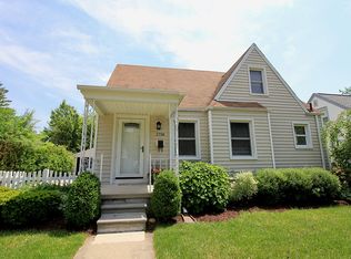 2706 Cumberland Rd, Berkley, MI 48072