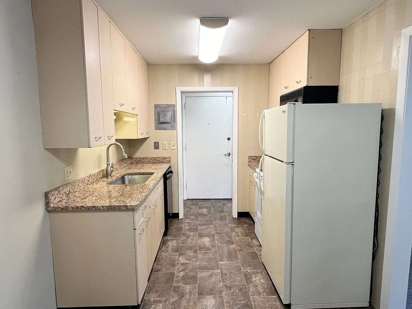 310 W 21st Street — Photo 4