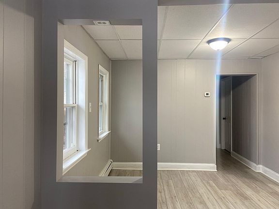 5th image of 4-2117 New St #4