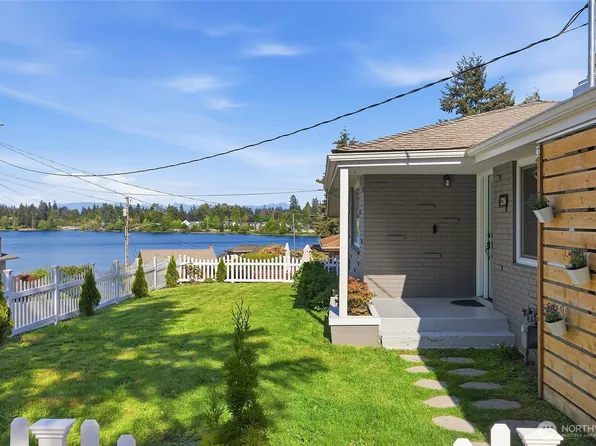 1216 118th Place SE, Everett, WA 98208
