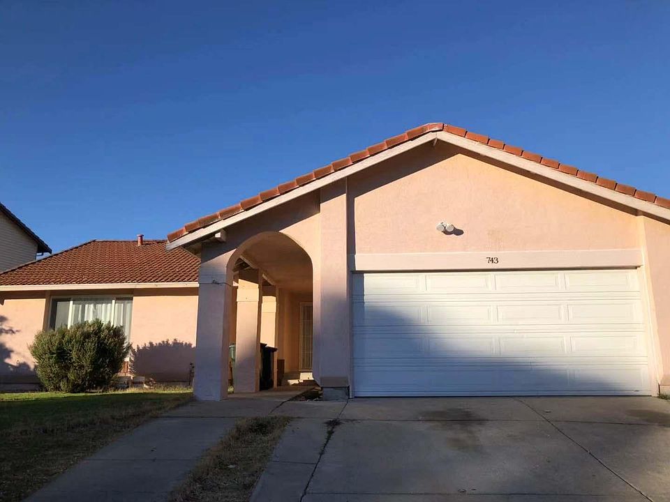 1st image of 743 Olivewood Dr