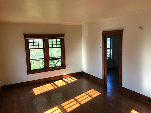 2nd image of 99 Montrose Ave Frnt #