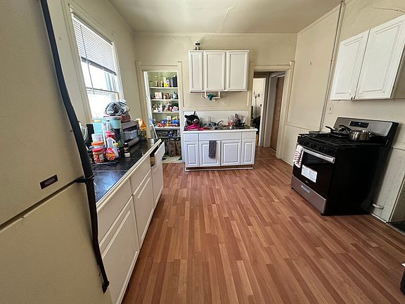 4th image of 2010 E Park Pl Floor 2