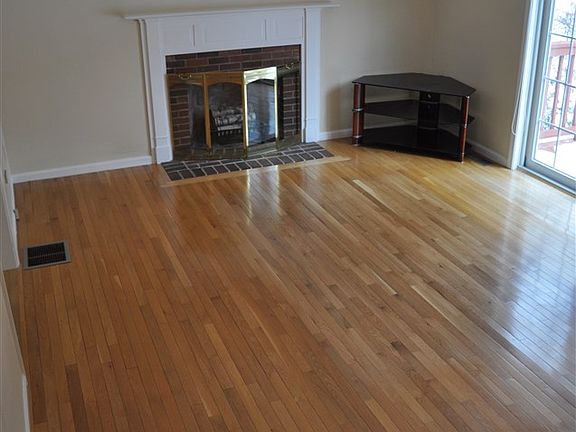5th image of 9 Seaver Brook Ln #9