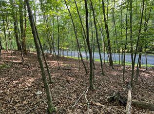 5095 Yukon Dr, East Stroudsburg, PA 18302