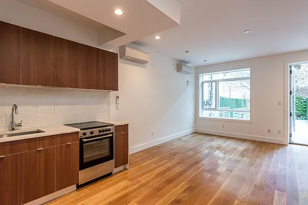 Rented by Nooklyn NYC LLC | media 21