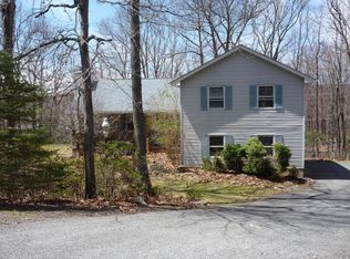 1249 Scotrun Dr, Scotrun, PA 18355