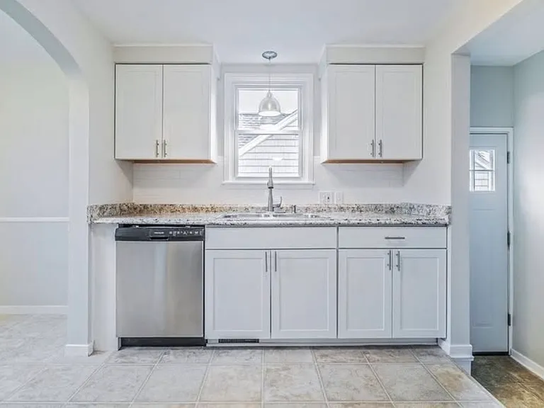 531 Spencer Rd — Photo 2