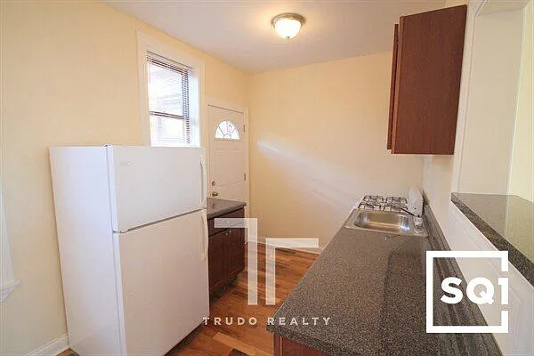 1444 W Byron St #3 — Photo 5