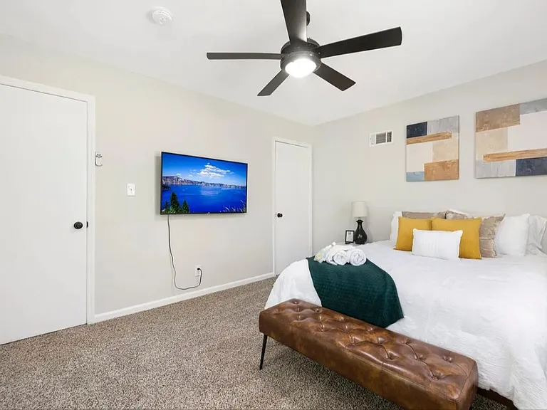 3909 Woodbriar Trl — Photo 14
