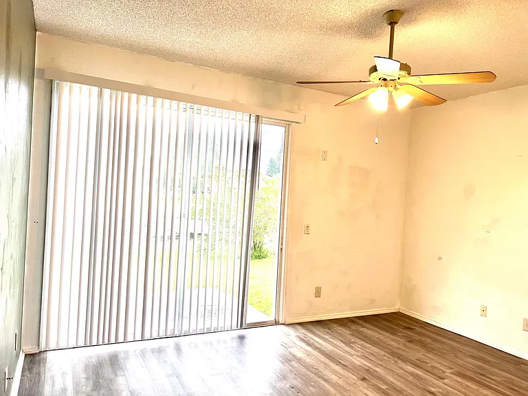710 Lake Biscayne Way — Photo 27