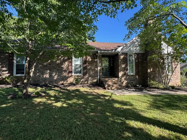 2306 Crown Hill Dr, Murfreesboro, TN 37129