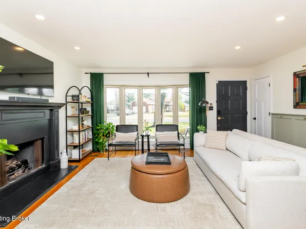 6869 Green Meadow Cir, Woodlawn Park, KY 40207