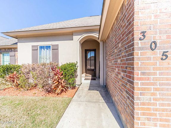 3rd image of 305 Cautillion Dr