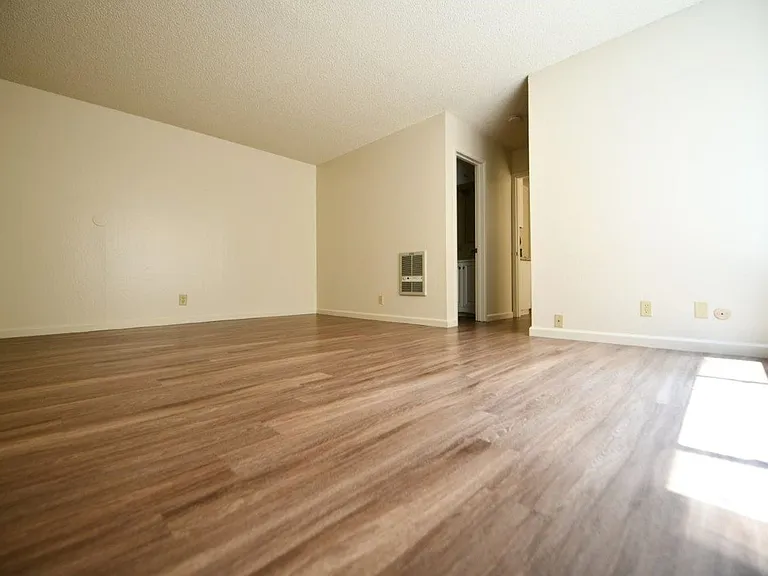 2535 Ellsworth St — Photo 12