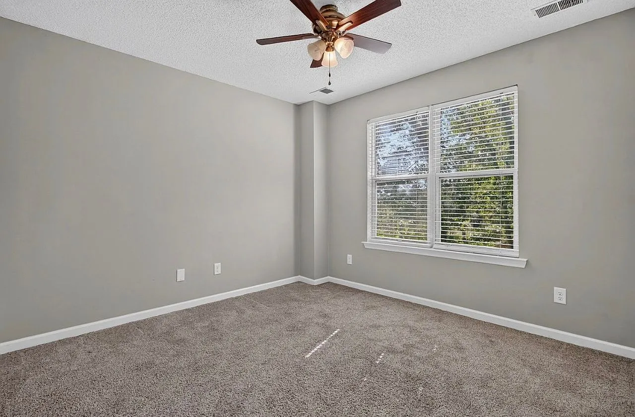3 bed, 1480 sqft, $2,065 — Photo 4