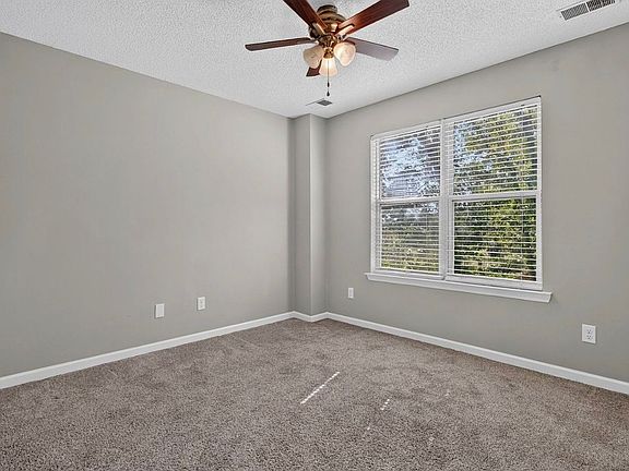 4th image of 2112 Razorback Ln