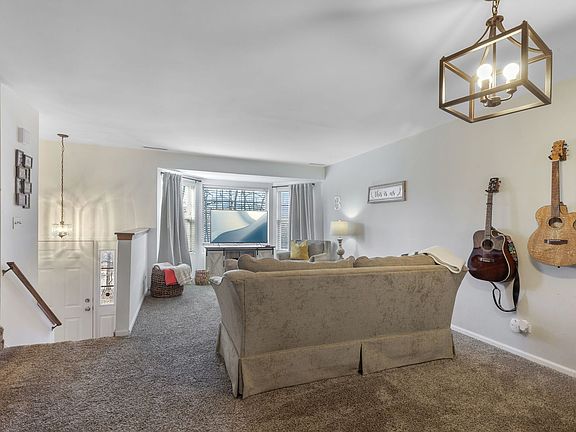 4th image of 329 W Whispering Oaks Ln #329
