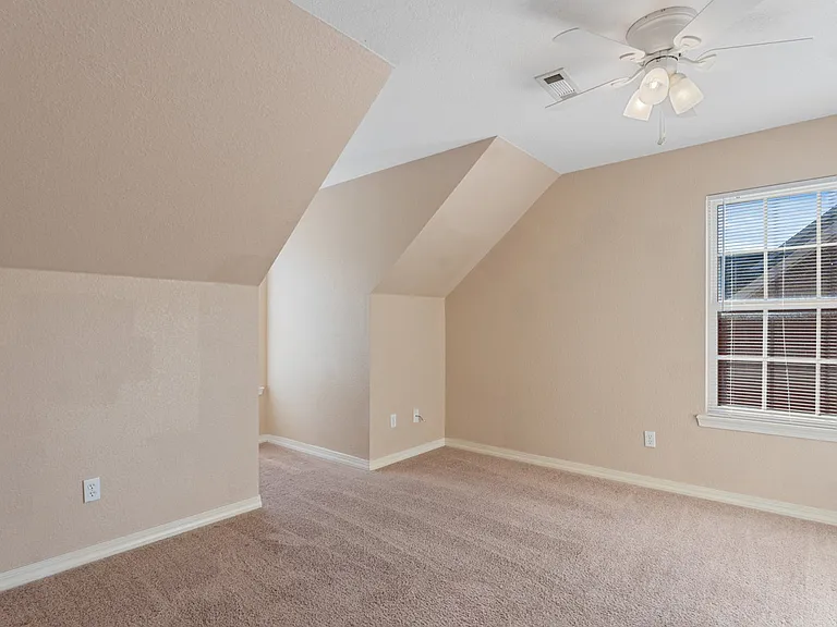 2641 Bowman Dr — Photo 10