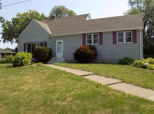 1822 Desoto St N, Maplewood, MN 55117