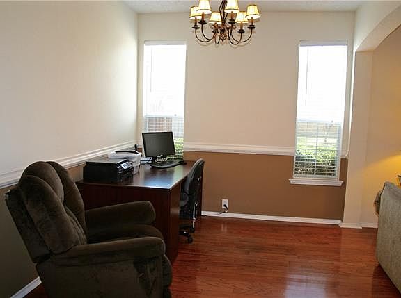5th image of 7020 Chateau Dr