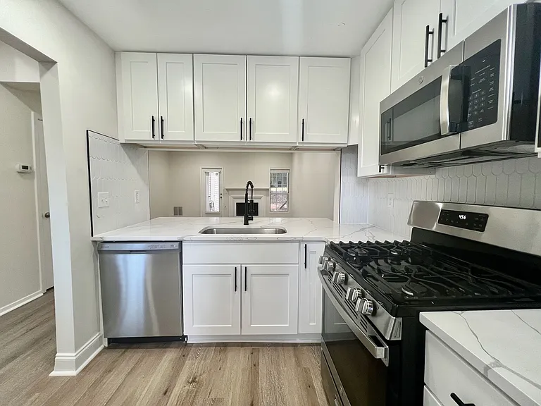 904 Wedgewood Way — Photo 3