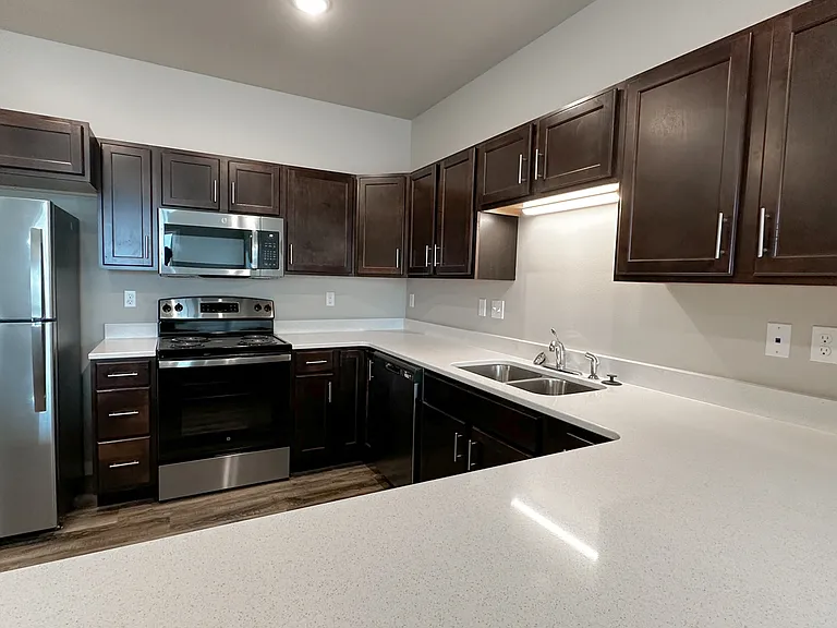 Creekside Apartment Homes — Photo 4